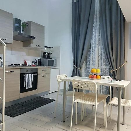 לינה וארוחת בוקר נאפולי Casa Lucia מראה חיצוני תמונה