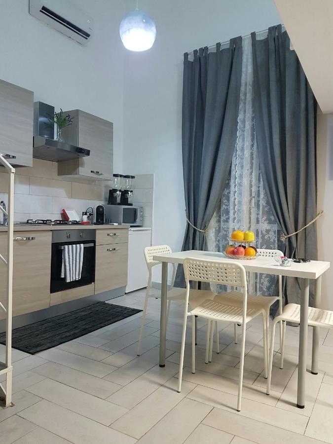 לינה וארוחת בוקר נאפולי Casa Lucia מראה חיצוני תמונה