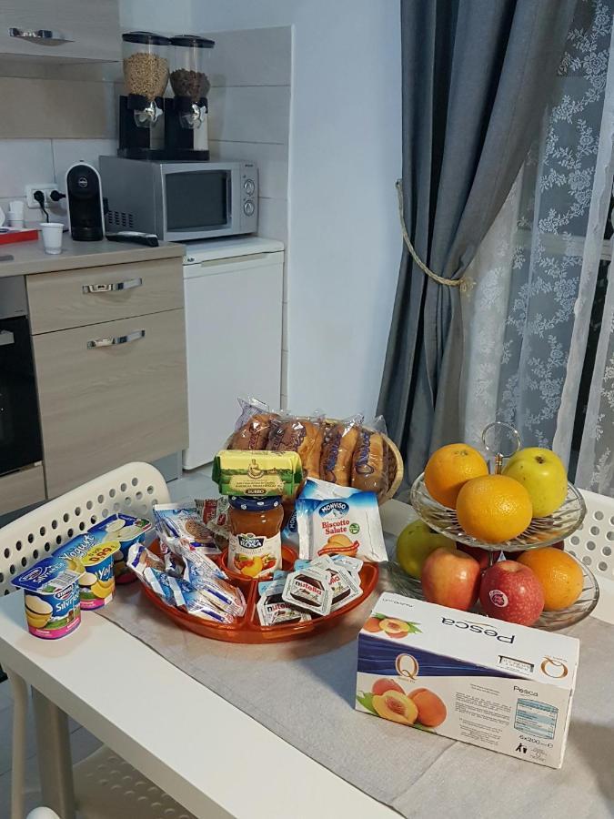 לינה וארוחת בוקר נאפולי Casa Lucia מראה חיצוני תמונה