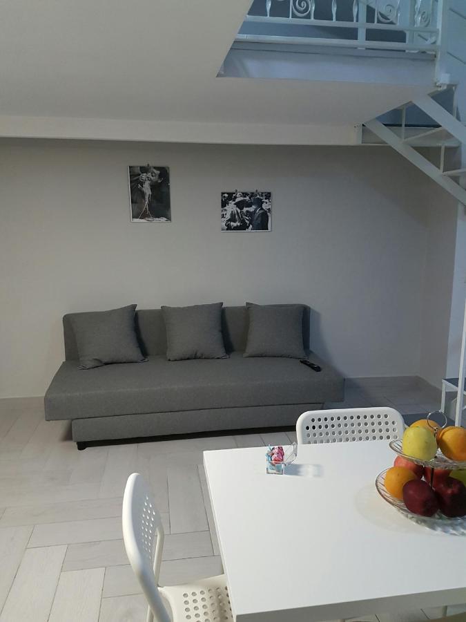 לינה וארוחת בוקר נאפולי Casa Lucia מראה חיצוני תמונה