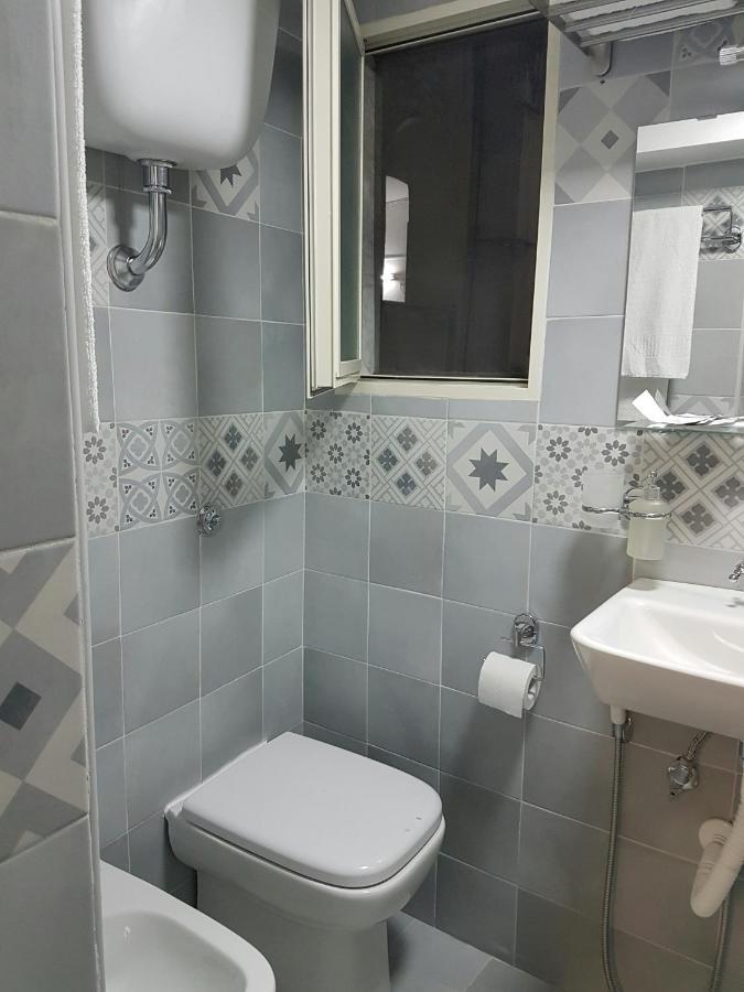 לינה וארוחת בוקר נאפולי Casa Lucia מראה חיצוני תמונה
